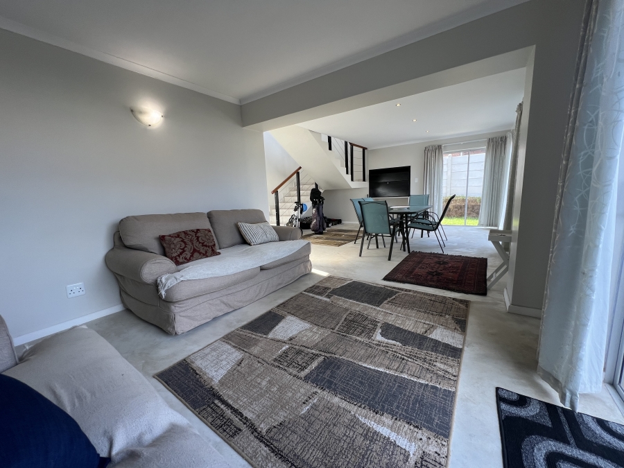 4 Bedroom Property for Sale in Wavecrest Eastern Cape